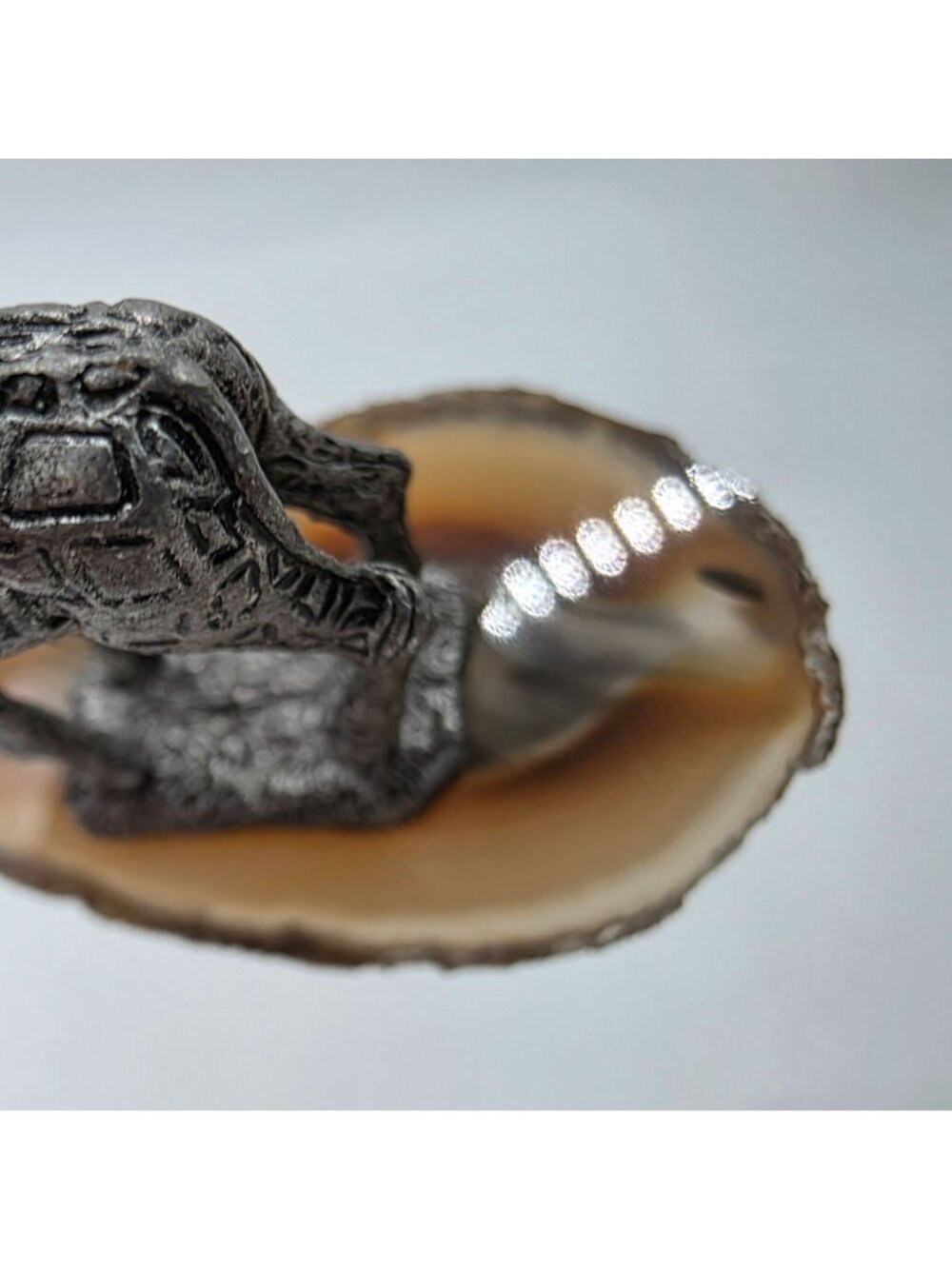 Pewter Giraffe Figurine On Polished Agate Stone Base 2" tall - Picture 8 of 8